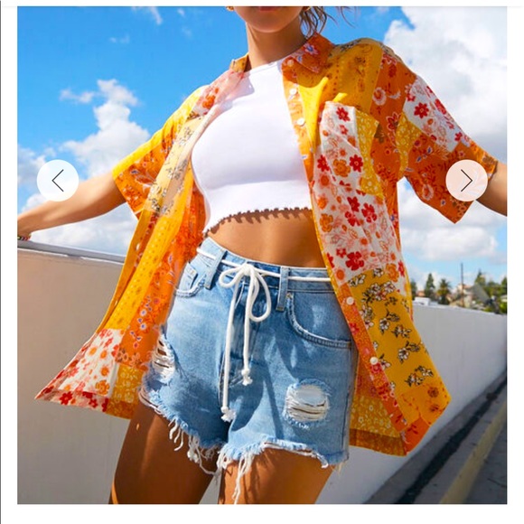 Forever 21 Tops - Floral Patternblock Shirt